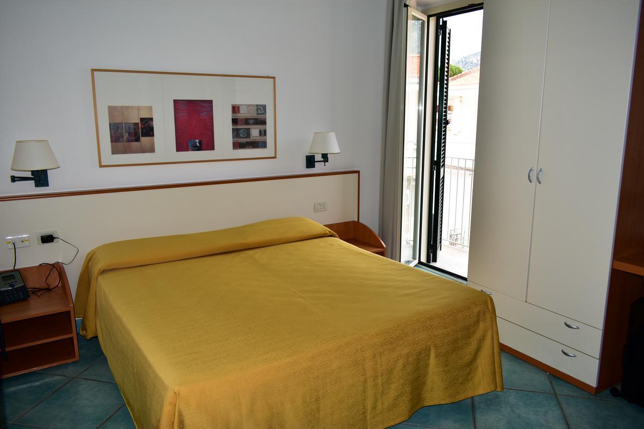 Hotel Amyclae Sperlonga Ngoại thất bức ảnh